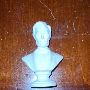 Abraham Lincoln Head Statue